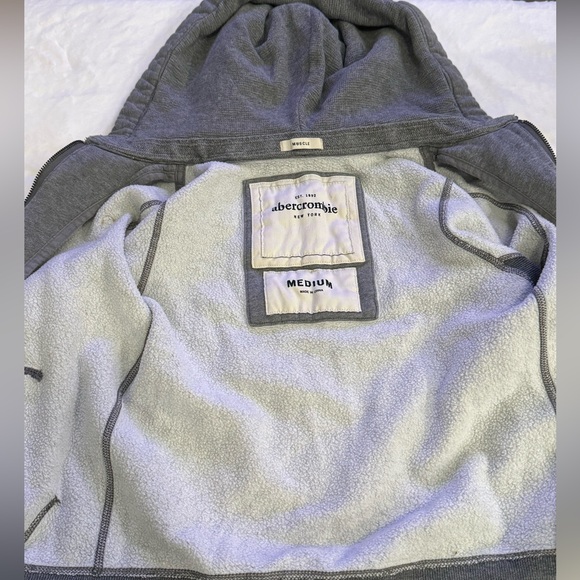 Abercrombie Gray Zip-Up Hoodie Jacket- size Yourh Medium - Picture 5 of 6